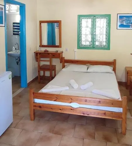 Spiros شقة فندقية 3*